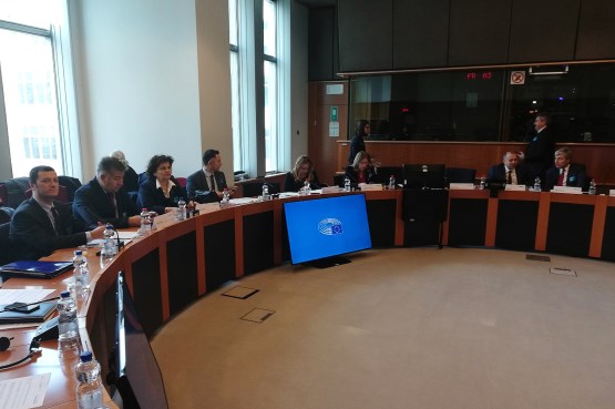 Izaslanici u Domu naroda Ljilja Zovko i Sead Kadić sudjelovali u Bruxellesu na sastanku Parlamentarnog plenuma Energetske zajednice i na Trećem parlamentarnom forumu o energetskoj učinkovitosti i klimi u jugoistočnoj Europi